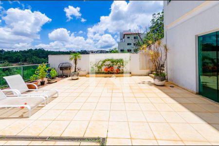 Casa à venda com 450m², 4 quartos e 3 vagasÁrea externa