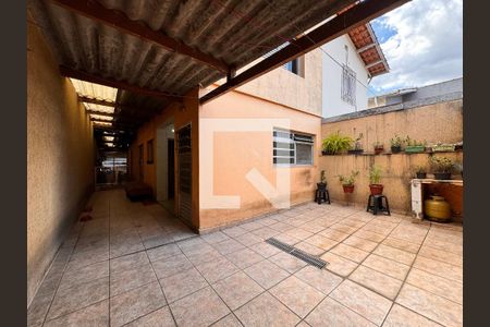 Casa à venda com 184m², 3 quartos e 2 vagas Casa à venda com 184m², 3 quartos e 2 vagasQuintal
