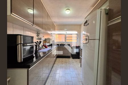 Casa à venda com 184m², 3 quartos e 2 vagas Casa à venda com 184m², 3 quartos e 2 vagasCozinha
