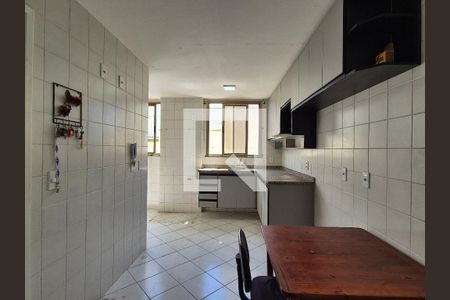 Apartamento à venda com 150m², 3 quartos e 2 vagasCozinha