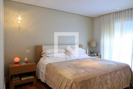 Apartamento à venda com 245m², 4 quartos e 4 vagas Apartamento à venda com 245m², 4 quartos e 4 vagasSuíte Master