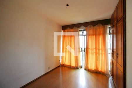 Casa à venda com 200m², 5 quartos e 2 vagasQuarto 4