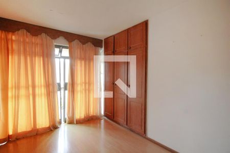 Casa à venda com 200m², 5 quartos e 2 vagasQuarto 4