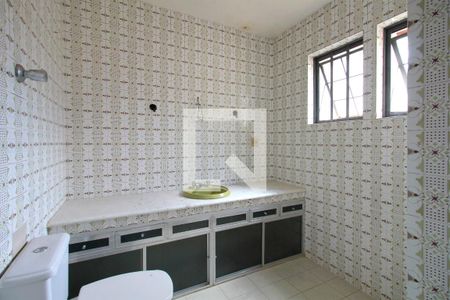 Casa à venda com 200m², 5 quartos e 2 vagasBanheiro da Suíte