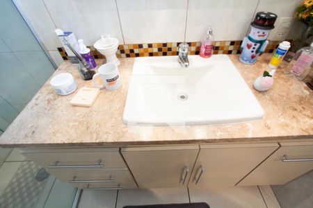 Apartamento à venda com 85m², 2 quartos e sem vaga Apartamento à venda com 85m², 2 quartos e sem vagaBanheiro