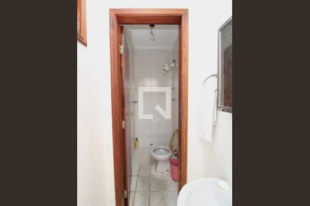 Casa à venda com 280m², 4 quartos e 5 vagasBanheiro de serviço