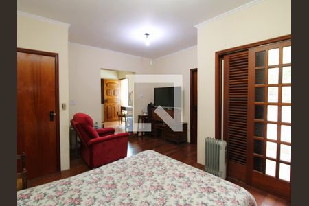 Casa à venda com 280m², 4 quartos e 5 vagasSuíte 2