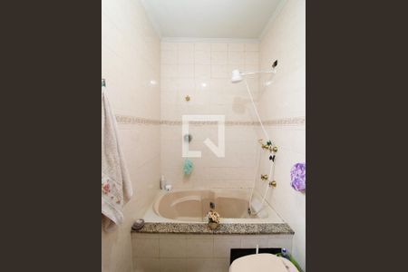 Casa à venda com 280m², 4 quartos e 5 vagasBanheiro da Suíte 1