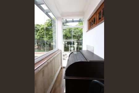 Casa à venda com 280m², 4 quartos e 5 vagasVaranda da Suíte 2