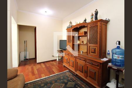 Casa à venda com 280m², 4 quartos e 5 vagasSala de TV