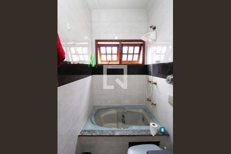 Casa à venda com 280m², 4 quartos e 5 vagasBanheiro Social