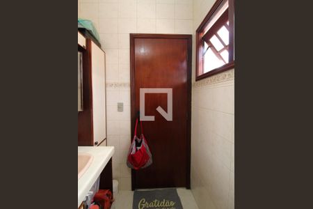 Casa à venda com 280m², 4 quartos e 5 vagasBanheiro da Suíte 1