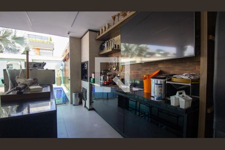 Casa de condomínio à venda com 657m², 5 quartos e 3 vagas Casa de condomínio à venda com 657m², 5 quartos e 3 vagasÁrea Gourmet