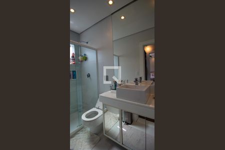 Casa de condomínio à venda com 657m², 5 quartos e 3 vagas Casa de condomínio à venda com 657m², 5 quartos e 3 vagasBanheiro da Suíte 1
