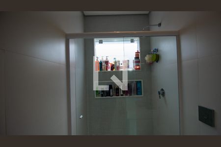 Casa de condomínio à venda com 657m², 5 quartos e 3 vagas Casa de condomínio à venda com 657m², 5 quartos e 3 vagasBanheiro da Suíte 1