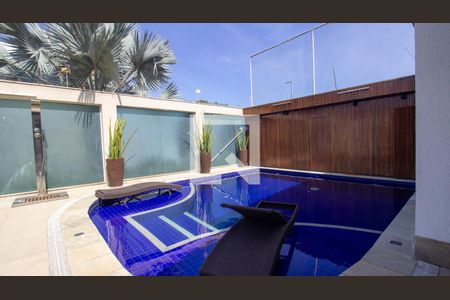 Casa de condomínio à venda com 657m², 5 quartos e 3 vagas Casa de condomínio à venda com 657m², 5 quartos e 3 vagasPiscina