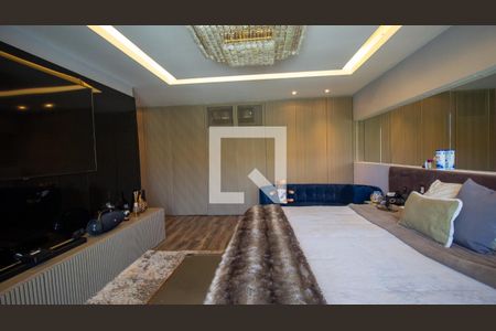 Casa de condomínio à venda com 657m², 5 quartos e 3 vagas Casa de condomínio à venda com 657m², 5 quartos e 3 vagasSuíte 3