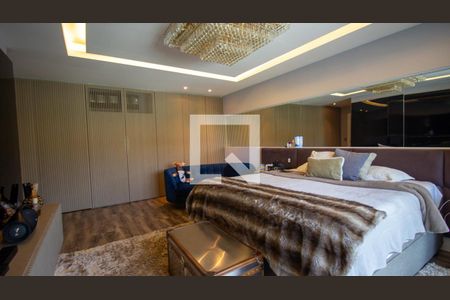 Casa de condomínio à venda com 657m², 5 quartos e 3 vagas Casa de condomínio à venda com 657m², 5 quartos e 3 vagasSuíte 3