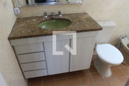 Casa à venda com 360m², 3 quartos e 6 vagasBanheiro da Suíte 1