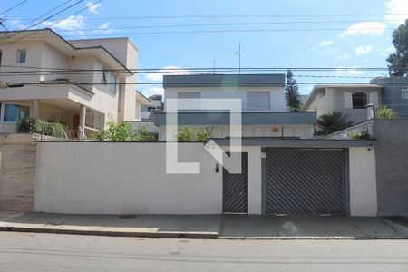 Casa à venda com 360m², 3 quartos e 6 vagasFachada