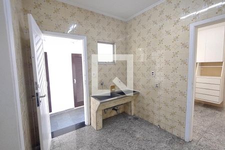 Casa à venda com 360m², 3 quartos e 6 vagasÁrea de Serviço