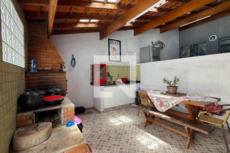 Casa à venda com 180m², 3 quartos e 2 vagasChurrasqueira