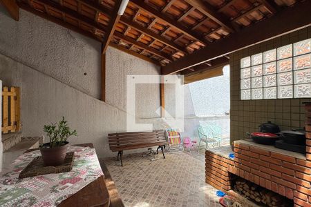 Casa à venda com 180m², 3 quartos e 2 vagasChurrasqueira