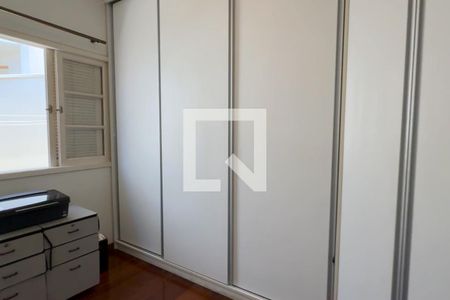 Casa de condomínio à venda com 360m², 4 quartos e 4 vagas Casa de condomínio à venda com 360m², 4 quartos e 4 vagasQuarto 4