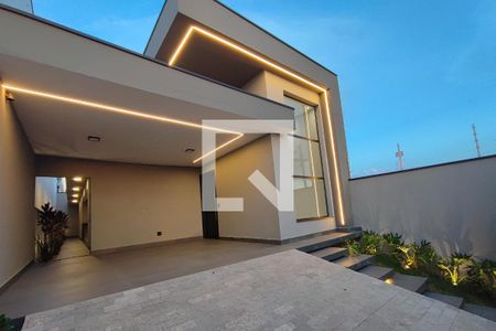 Casa à venda com 160m², 3 quartos e 2 vagasQuintal - Garagem