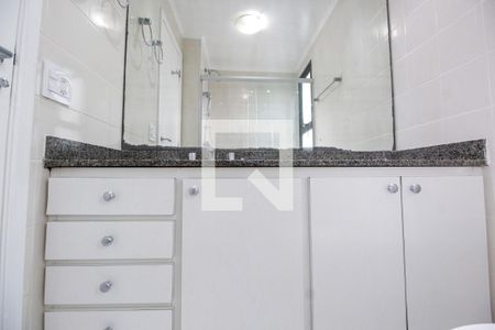 Apartamento à venda com 98m², 3 quartos e 2 vagasBanheiro da Suíte