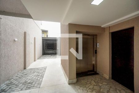 Apartamento à venda com 48m², 2 quartos e 1 vagaHall do elevador
