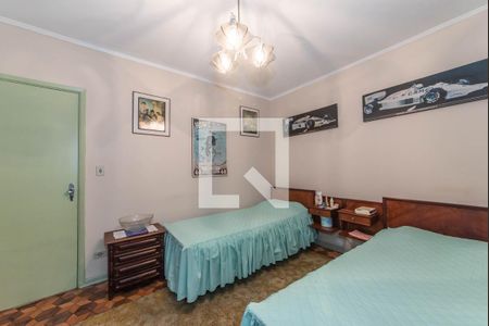 Casa à venda com 218m², 4 quartos e 3 vagas Casa à venda com 218m², 4 quartos e 3 vagasQuarto 1