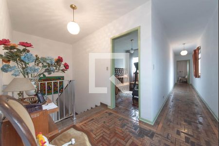Casa à venda com 218m², 4 quartos e 3 vagas Casa à venda com 218m², 4 quartos e 3 vagasCorredor