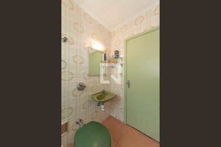 Casa à venda com 218m², 4 quartos e 3 vagas Casa à venda com 218m², 4 quartos e 3 vagasBanheiro da Suíte 2
