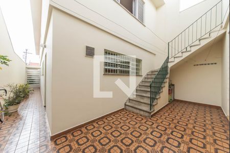 Casa à venda com 218m², 4 quartos e 3 vagas Casa à venda com 218m², 4 quartos e 3 vagasQuintal