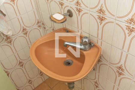 Casa à venda com 218m², 4 quartos e 3 vagas Casa à venda com 218m², 4 quartos e 3 vagasBanheiro de Serviço