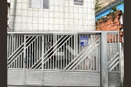 Casa à venda com 80m², 3 quartos e 1 vaga Casa à venda com 80m², 3 quartos e 1 vagaFachada