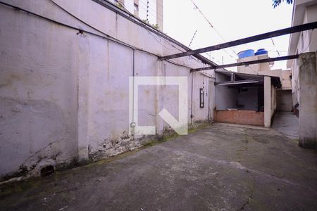 Casa à venda com 500m², 5 quartos e 4 vagas Casa à venda com 500m², 5 quartos e 4 vagasQuintal