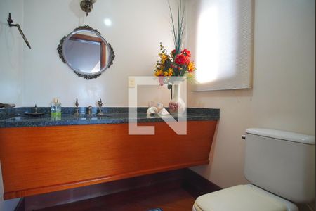 Apartamento à venda com 221m², 4 quartos e 3 vagas Apartamento à venda com 221m², 4 quartos e 3 vagasLavabo