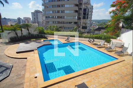 Apartamento à venda com 221m², 4 quartos e 3 vagas Apartamento à venda com 221m², 4 quartos e 3 vagasÁrea comum - Piscina