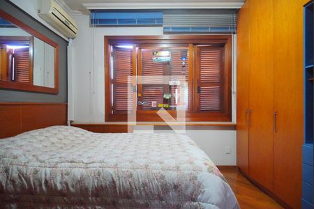 Apartamento à venda com 221m², 4 quartos e 3 vagas Apartamento à venda com 221m², 4 quartos e 3 vagasQuarto 1