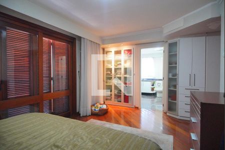 Apartamento à venda com 221m², 4 quartos e 3 vagas Apartamento à venda com 221m², 4 quartos e 3 vagasSuíte