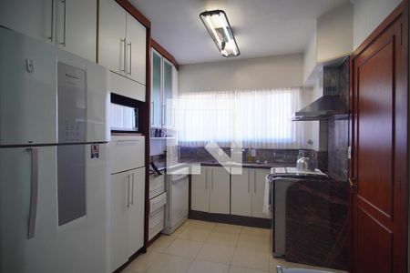 Apartamento à venda com 221m², 4 quartos e 3 vagas Apartamento à venda com 221m², 4 quartos e 3 vagasCozinha