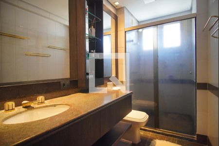 Apartamento à venda com 221m², 4 quartos e 3 vagas Apartamento à venda com 221m², 4 quartos e 3 vagasBanheiro 1