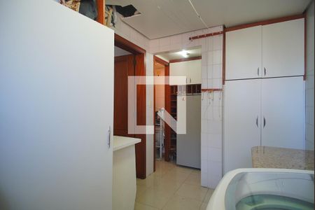 Apartamento à venda com 221m², 4 quartos e 3 vagas Apartamento à venda com 221m², 4 quartos e 3 vagasÁrea de Serviço