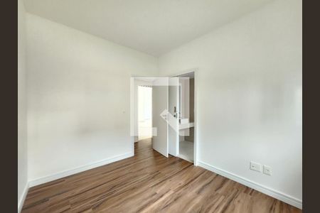 Apartamento à venda com 135m², 4 quartos e 3 vagas Apartamento à venda com 135m², 4 quartos e 3 vagasQuarto Semi Suite 4