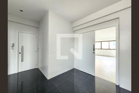 Apartamento à venda com 135m², 4 quartos e 3 vagas Apartamento à venda com 135m², 4 quartos e 3 vagasCozinha