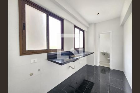 Apartamento à venda com 135m², 4 quartos e 3 vagas Apartamento à venda com 135m², 4 quartos e 3 vagasÁrea de Serviço e Banheiro de Serviço