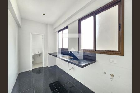 Apartamento à venda com 135m², 4 quartos e 3 vagas Apartamento à venda com 135m², 4 quartos e 3 vagasÁrea de Serviço