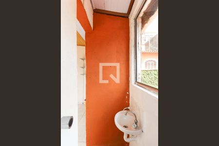 Casa para alugar com 70m², 2 quartos e sem vaga Casa para alugar com 70m², 2 quartos e sem vagaBanheiro de Serviço